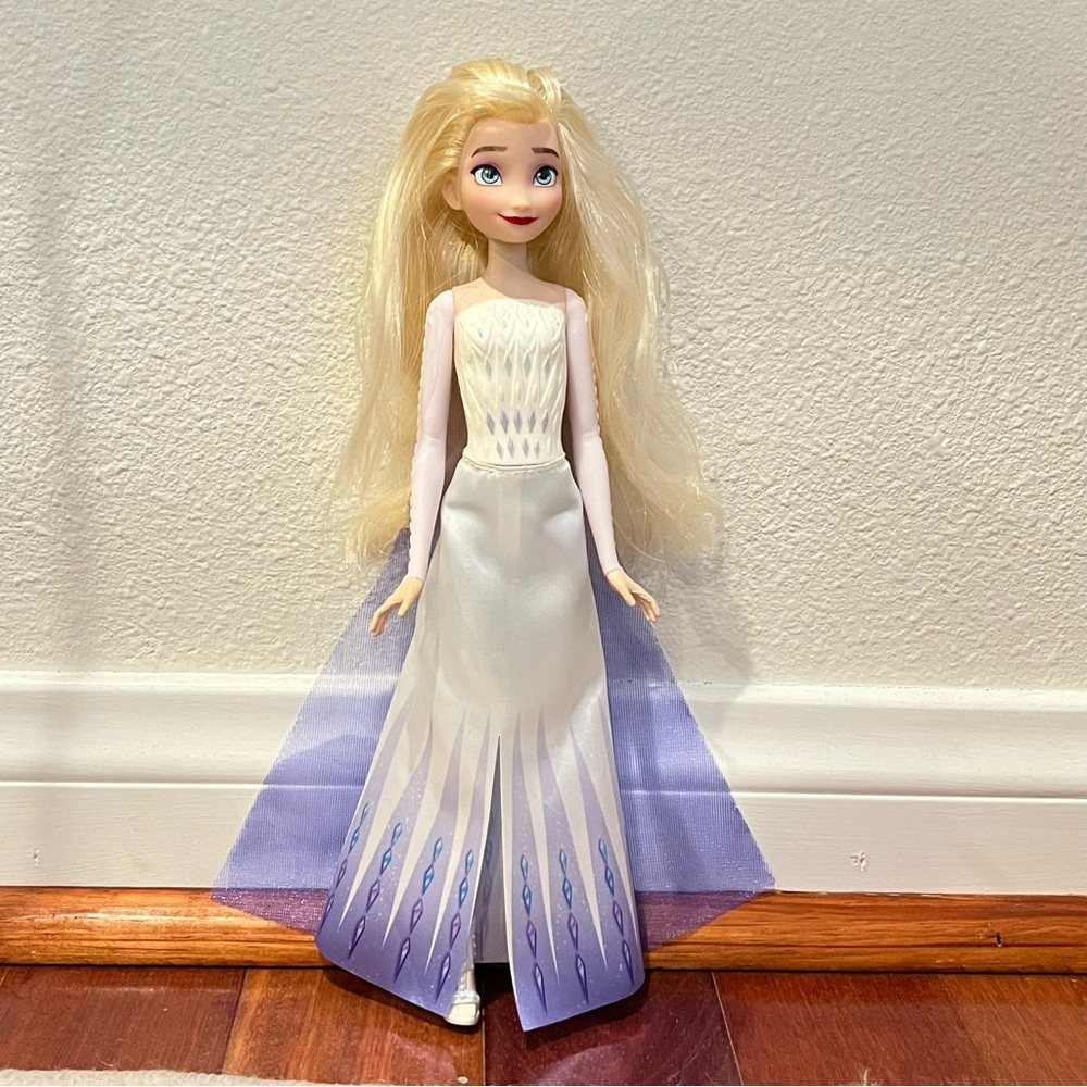 Disney's Frozen Queen Elsa Shimmer Fashion Doll
